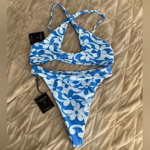 NWT Skatie Bikini Large top Medium bottom